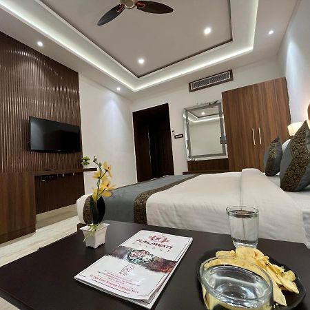 Hotel Kalawati Palace Váránaszi Kültér fotó