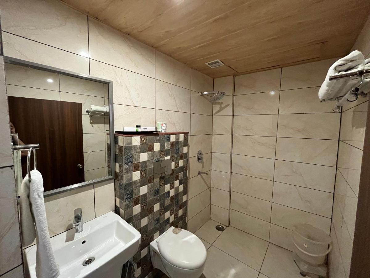 Hotel Kalawati Palace Váránaszi Kültér fotó