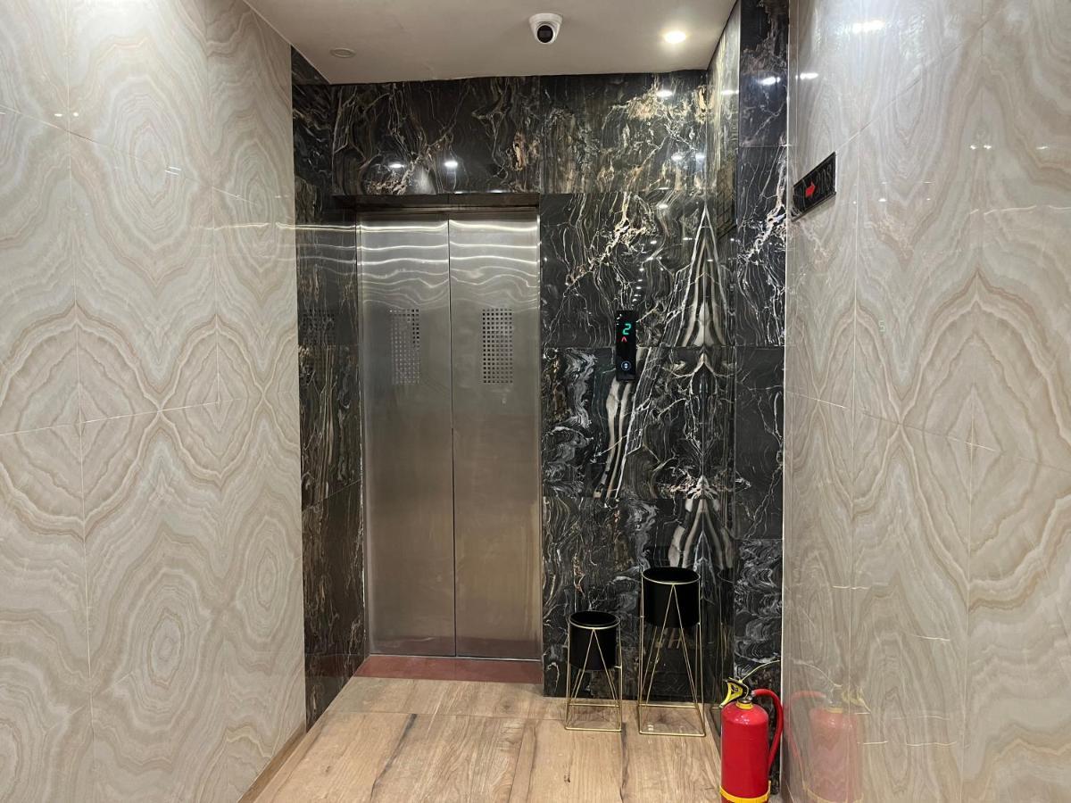 Hotel Kalawati Palace Váránaszi Kültér fotó
